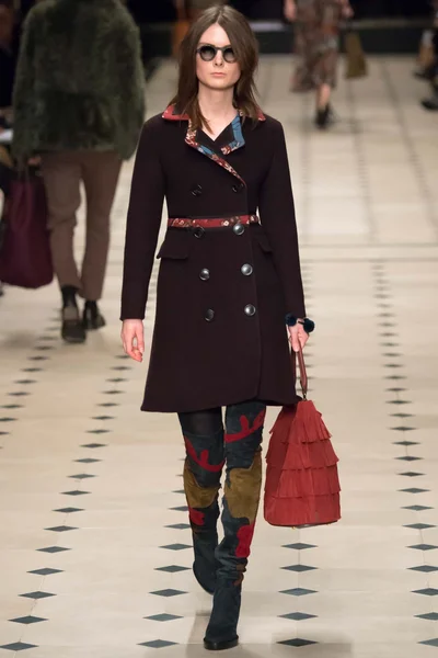 Look 15